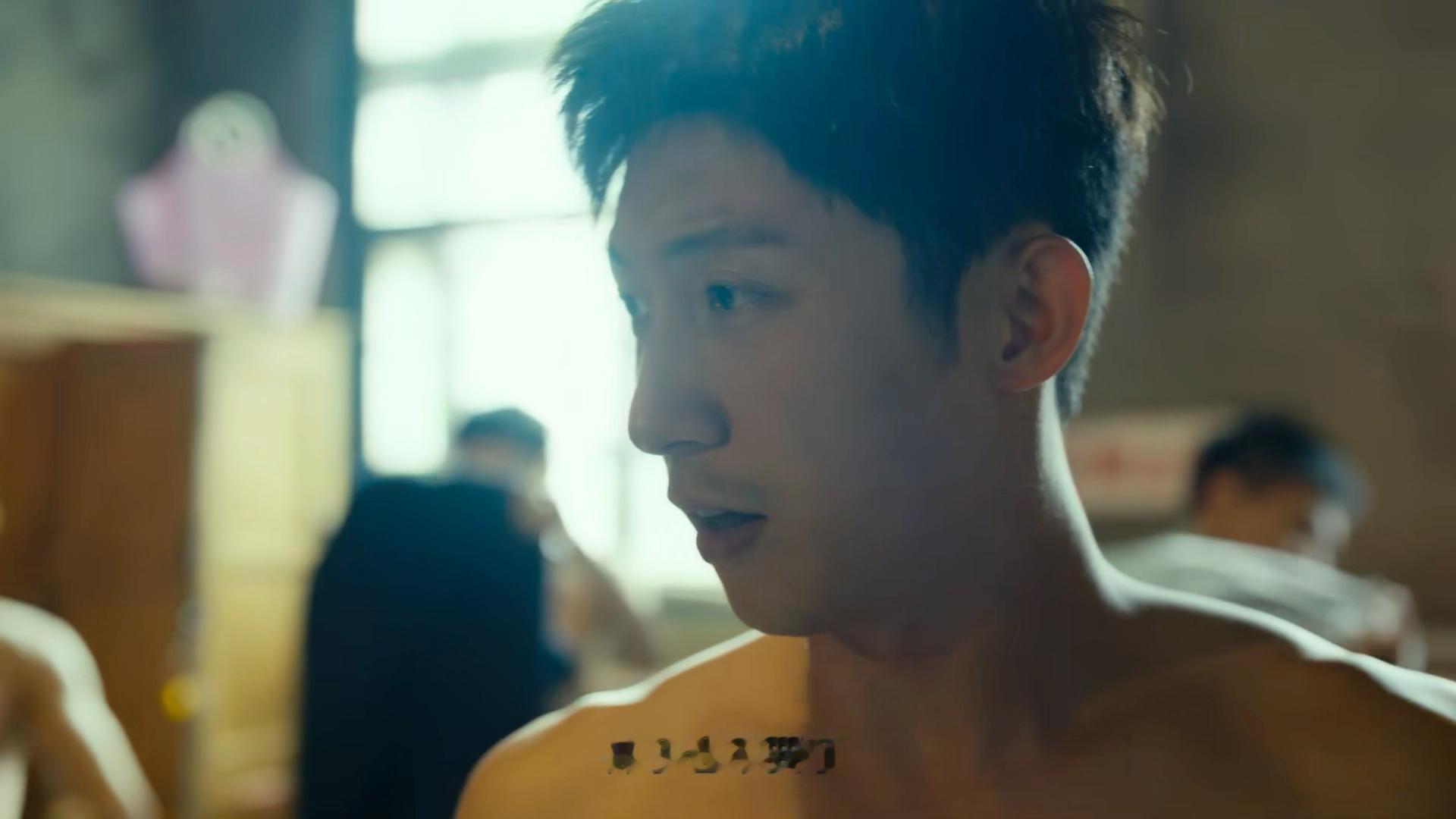 小满说袜子也不要了的时候  我的泪又止不住了 