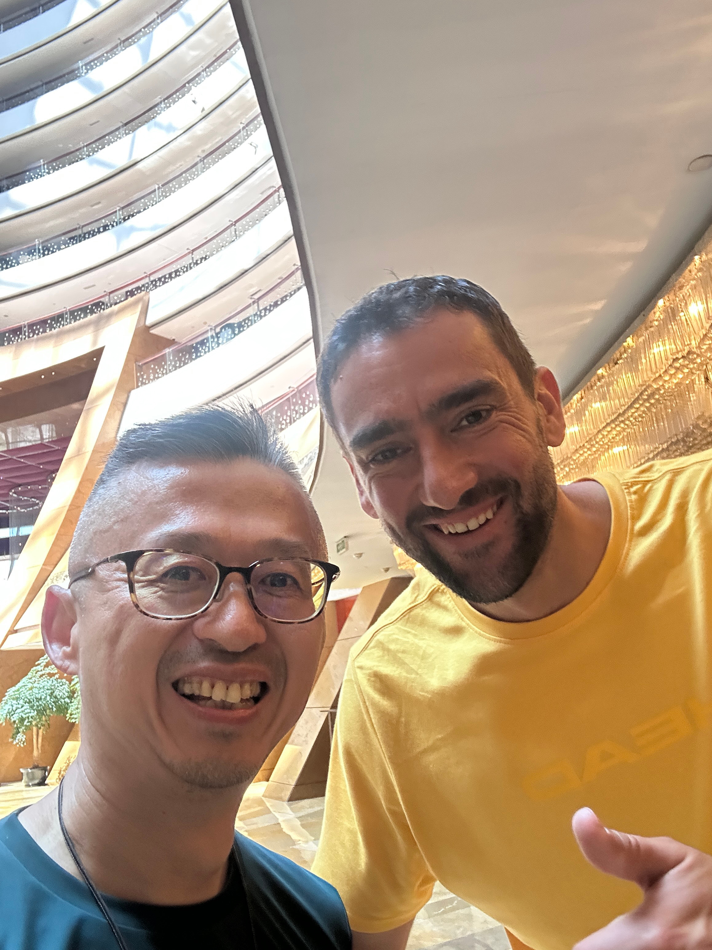 “本站赛事第一个碰到的球员会是谁”，杭州公开赛的答案是：卫冕冠军西里奇。正好在微