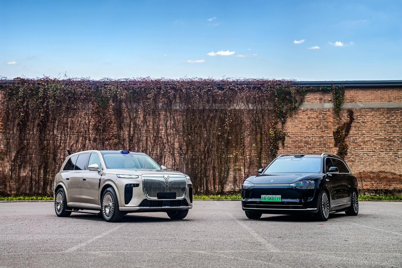 总之，不管你是“稳重如山”派还是“智行未来”派，这“华系双旗舰”总算让你有个顶配