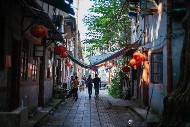 隐匿在重庆市区里的老街，小众独立又不失韵味，还不快约着一起去打卡 