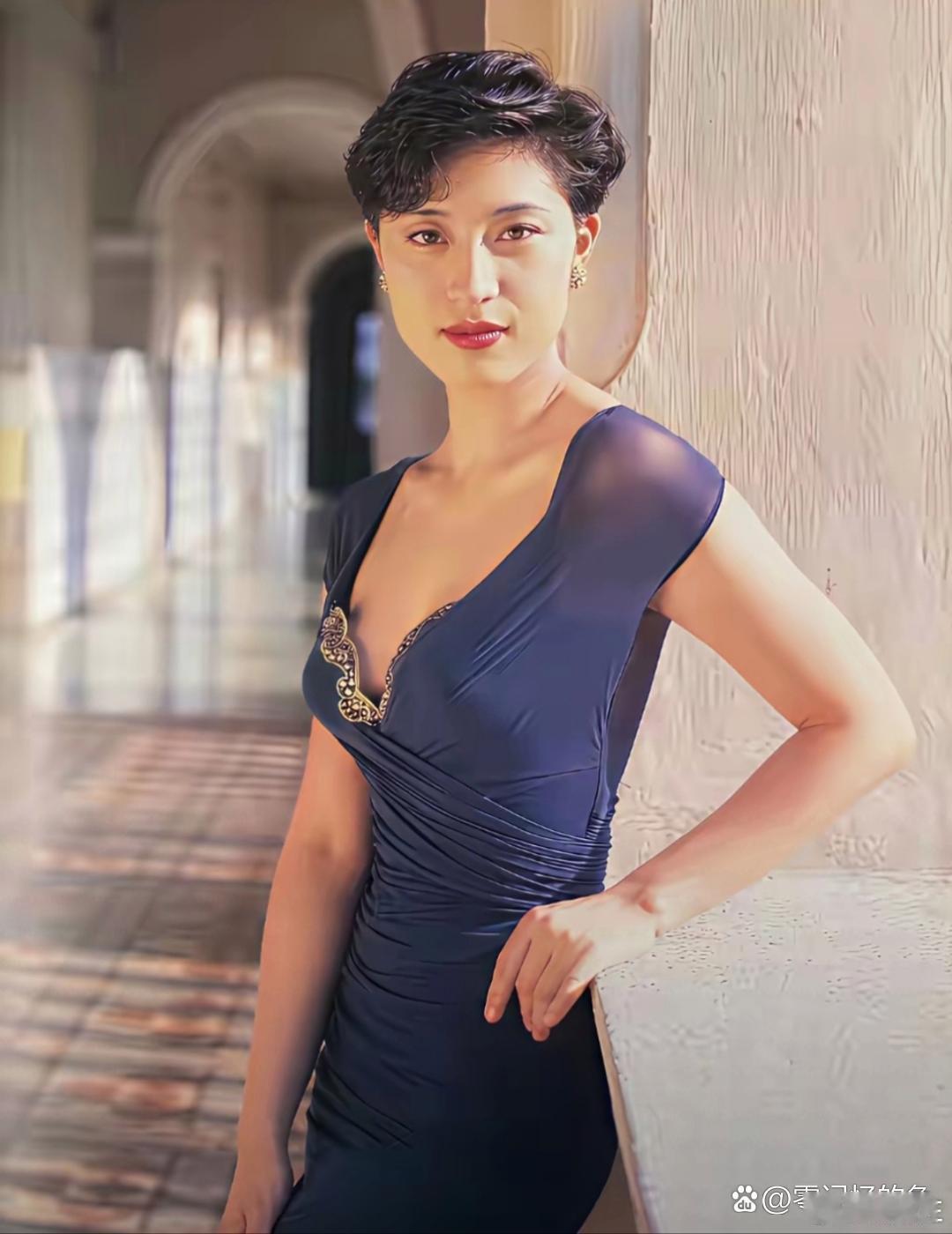 年轻时候的陈法蓉。 