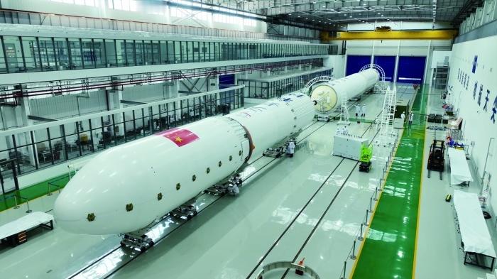 【天龙三号首飞箭在酒泉待发，遥二正在总装】近日，商业航天企业天兵科技宣布，其天龙