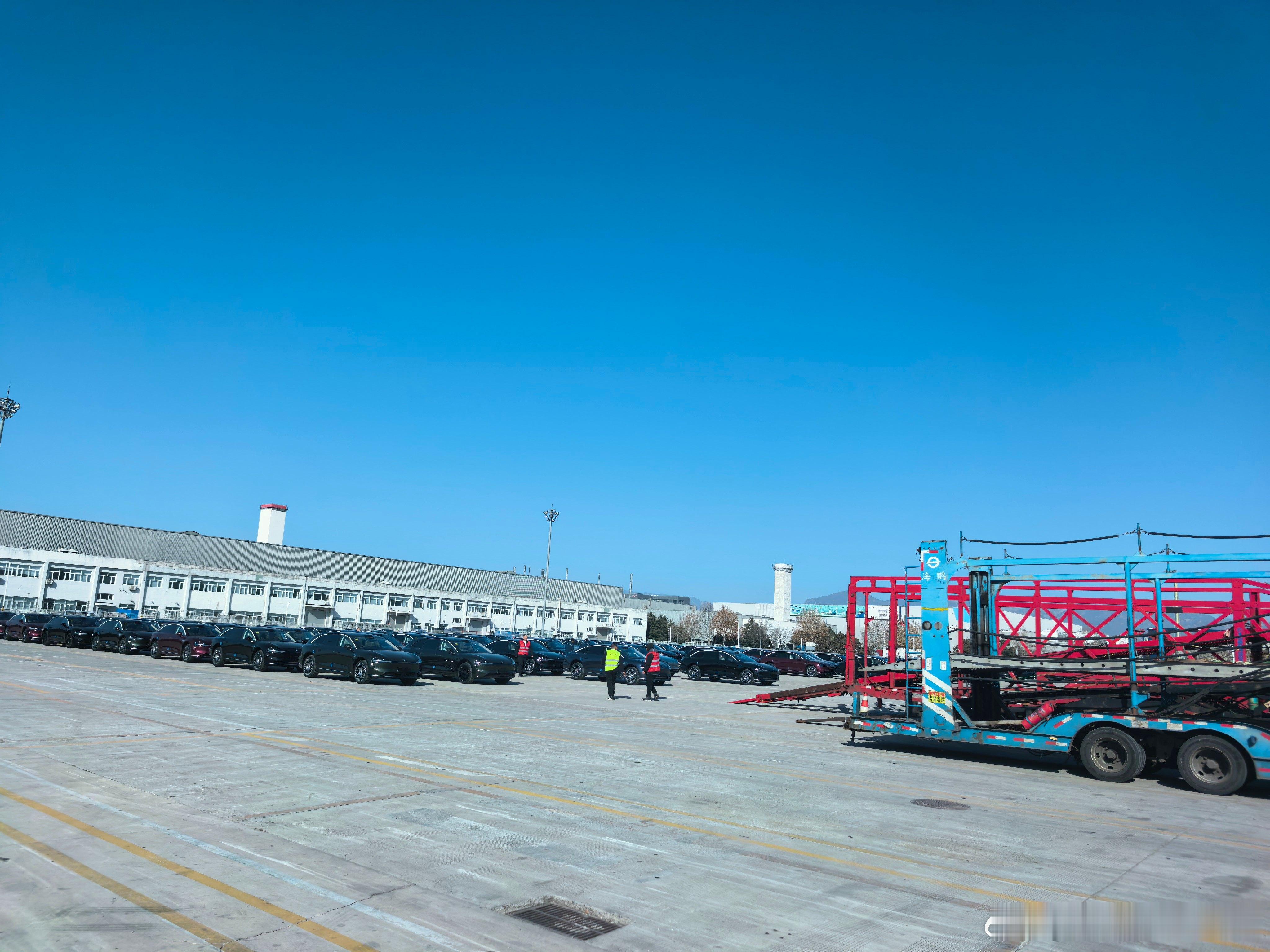 才知道消息，昨天享界交付了450台，春节前冲刺真的很关键啊。。。其实很多人年前买