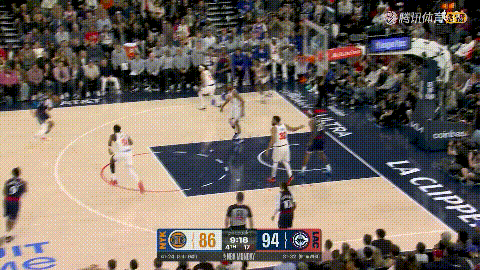 快船当家后卫加兰的后撤步三分真是不输哈登！在今天快船主场迎战尼克斯的比赛中，当时