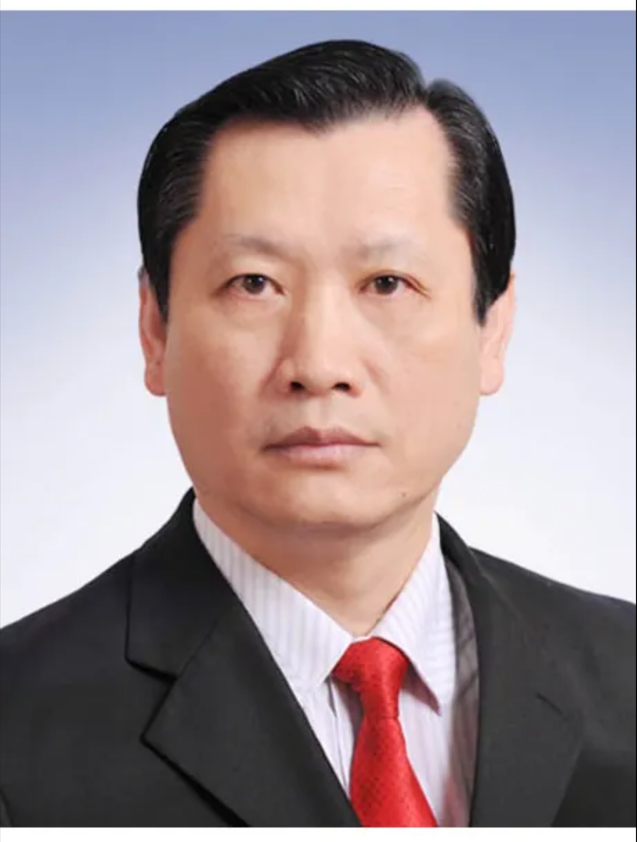 韩太光在海花岛，听到韩太光的消息，有人为他惋惜。他当过这的书记、人大主任，有人说