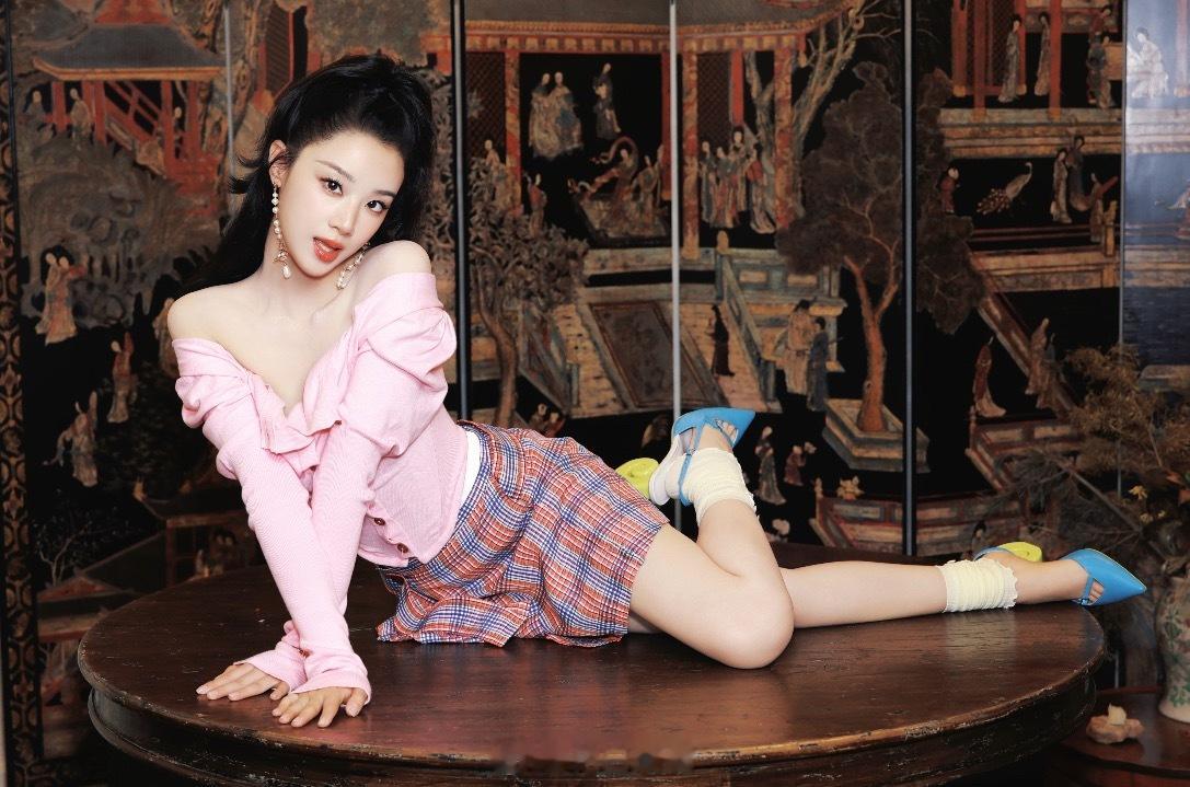 昨日份粉色甜心公主震撼人心的美丽王小亿 