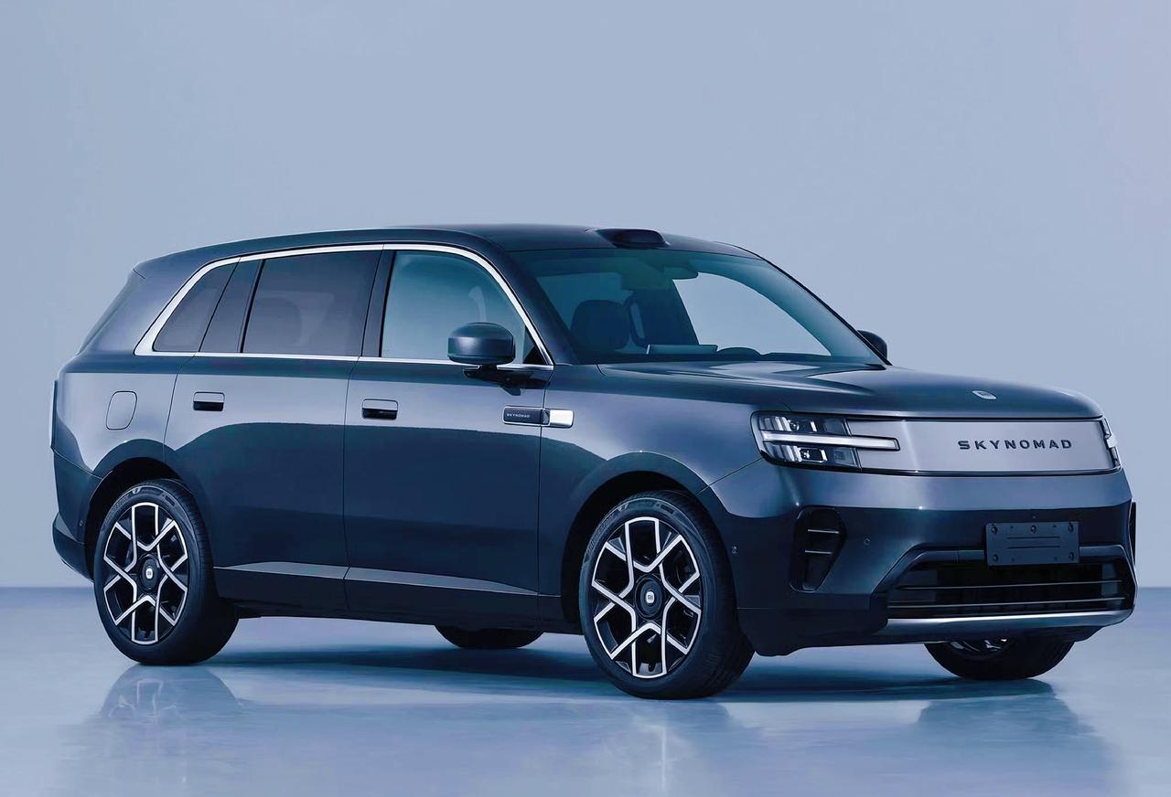 小米澎程第二款SUV，澎程N70来了！
增程 五座中大型SUV
有单电机版和双电