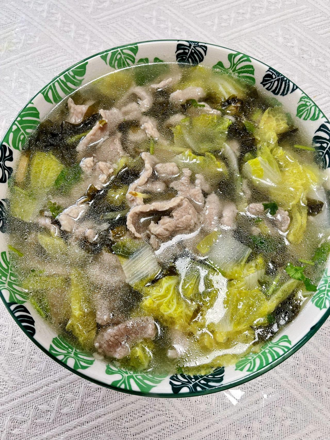 肉嫩汤鲜的紫菜肉片汤～这汤也太鲜了点吧
最近吃的有些腻，做个紫菜肉片汤解解腻吧
