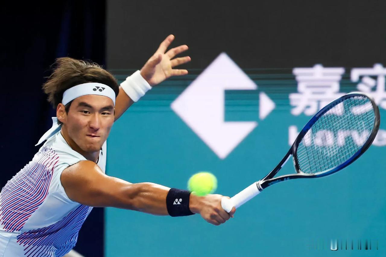 #2024中网# 前方又传来好消息，布云朝克特闯进男单4强，以7:5，6:4 击