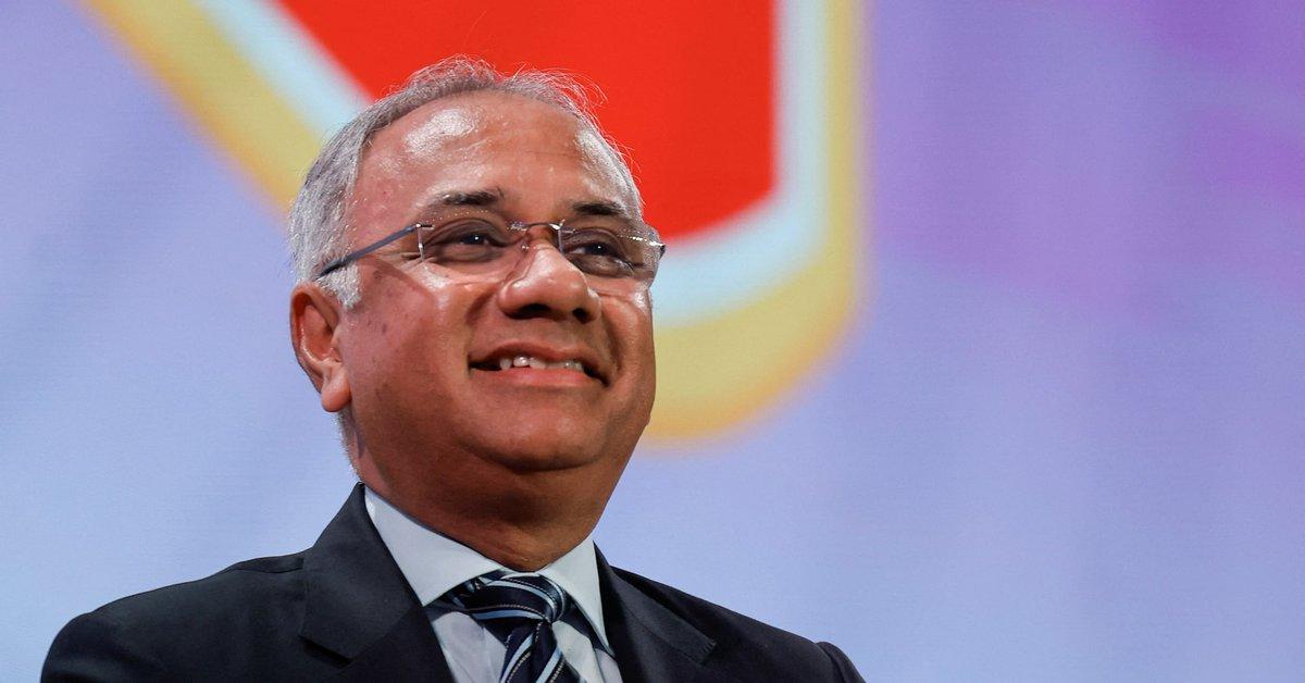 [To learn English]
Infosys CEO Salil Par