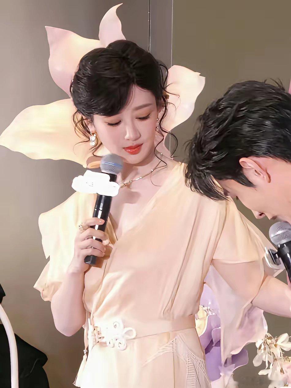 杨紫太牛了！！不到24小时，被央视接连点名3次，直接硬核为杨紫宣传新剧！央媒为了