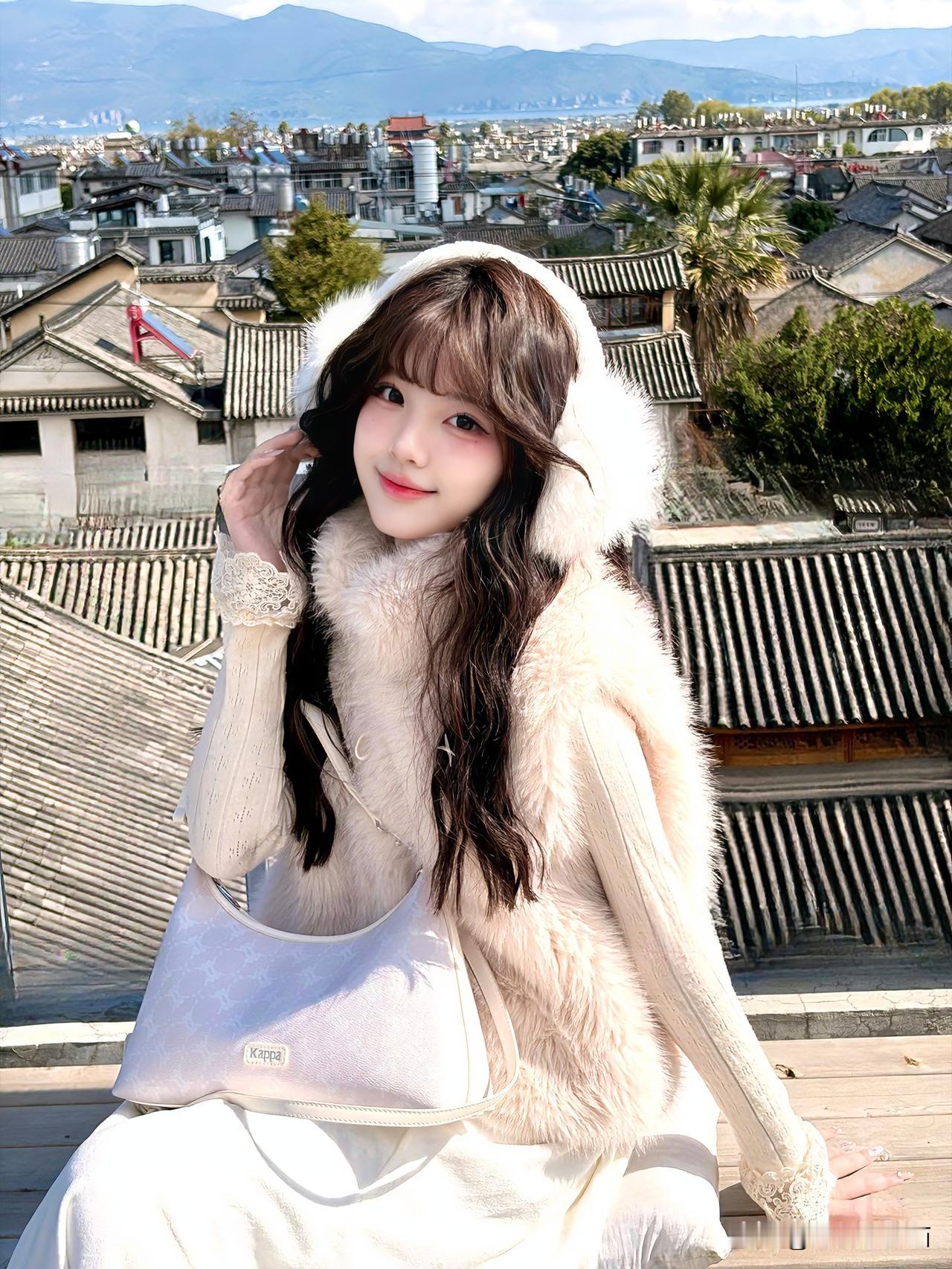 『大理深秋ℓ风花雪月里的温柔邂逅』
大理的秋天，总藏着风花雪月的诗意。
青瓦白墙