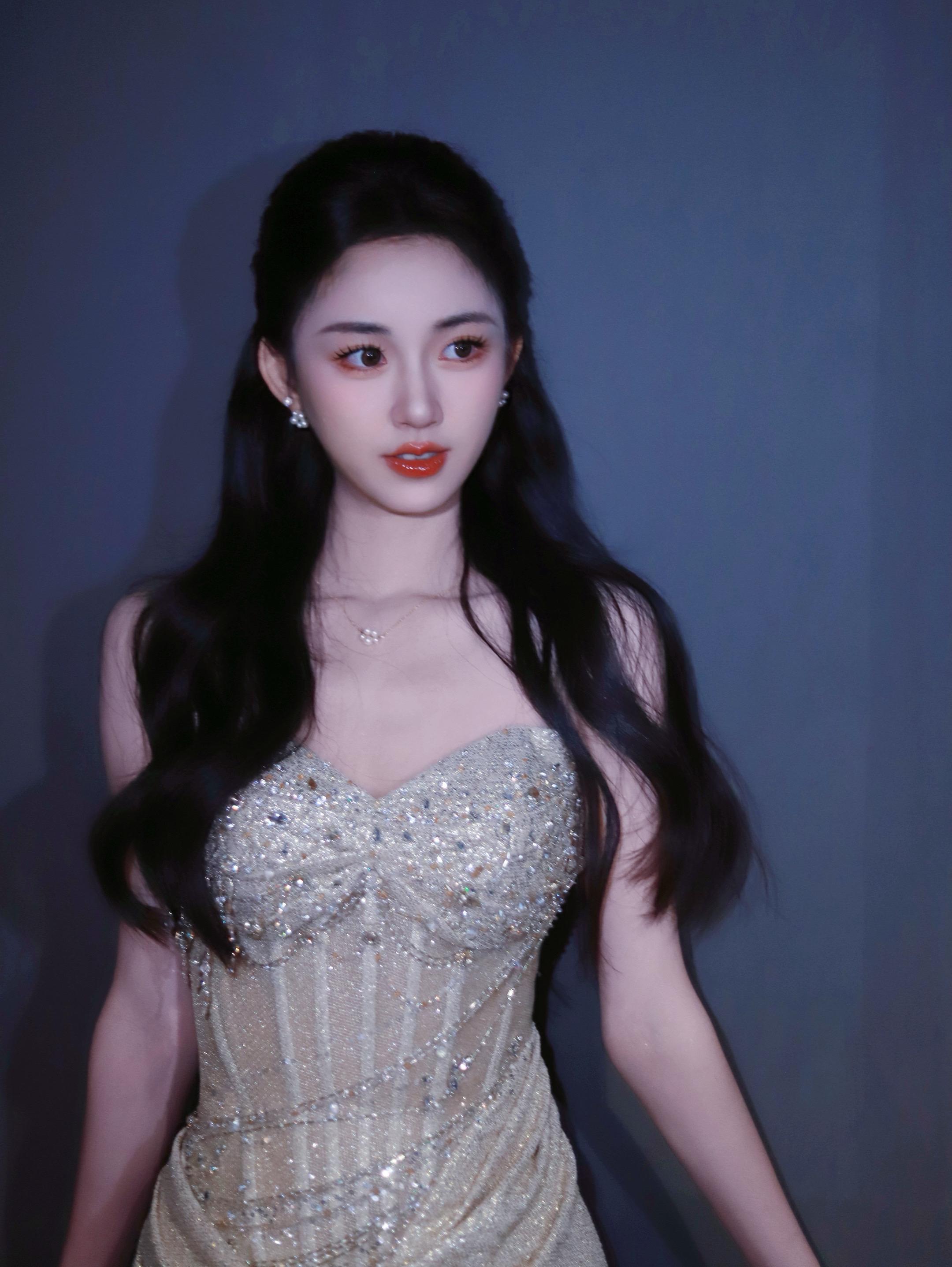 歌手终极张榜赛来啦 来打上班卡 滴～