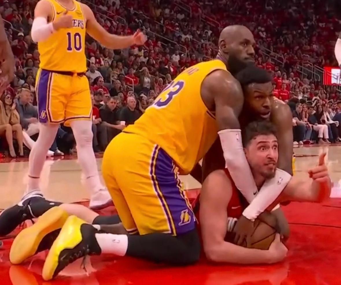 《父子同心 其力断京》詹姆斯三分