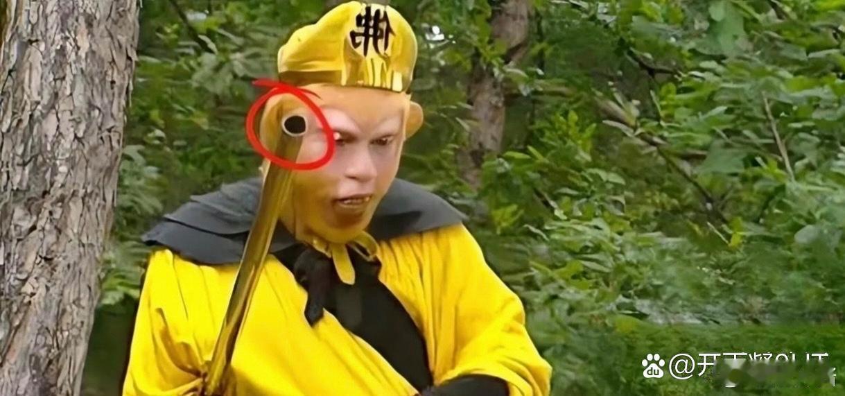 小时候没注意到那么多穿帮，光顾着看剧情了 