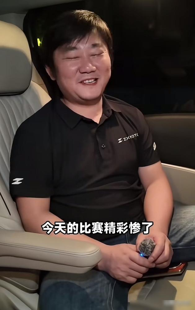 刚庆祝完第三，就被裁判一句话罚到第四。德比斯被增重7公斤还不够，荷兰站这口气怎么