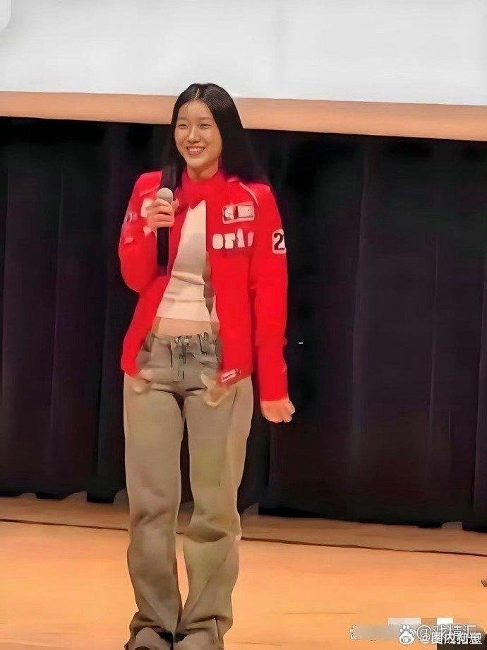 没想到陈奕迅女儿出道这么惊艳，自带刘亦菲同款温婉仙气，星二代颜值好绝～ 