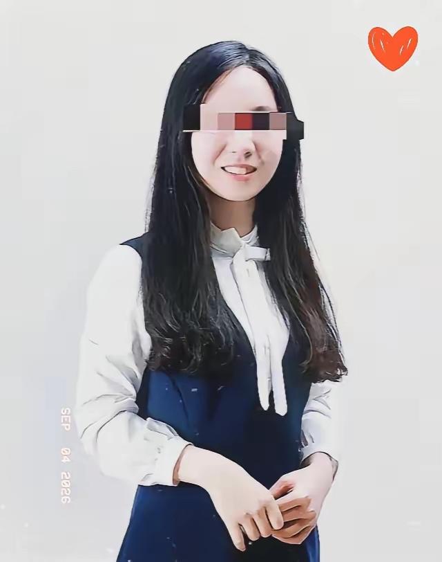 不查不知道
一查才明白
​这位武汉大学年轻的美女教授，居然和已婚的男导师是"特殊