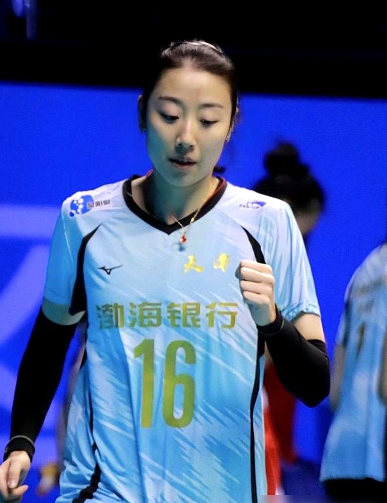 33岁的姚迪，竟然要搭档全欧最快的接应哈克？！
 

这画面想想就刺激。科内利亚