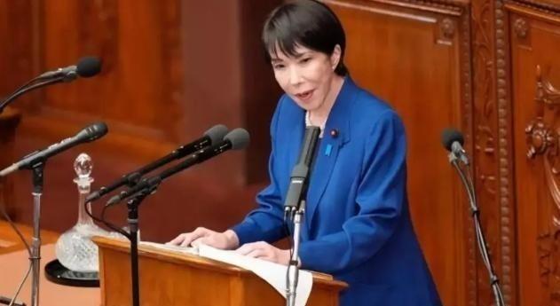 俄罗斯占着日本的北方四岛，日本没有生死存亡；美国占着琉球，日本没有生死存亡。中国