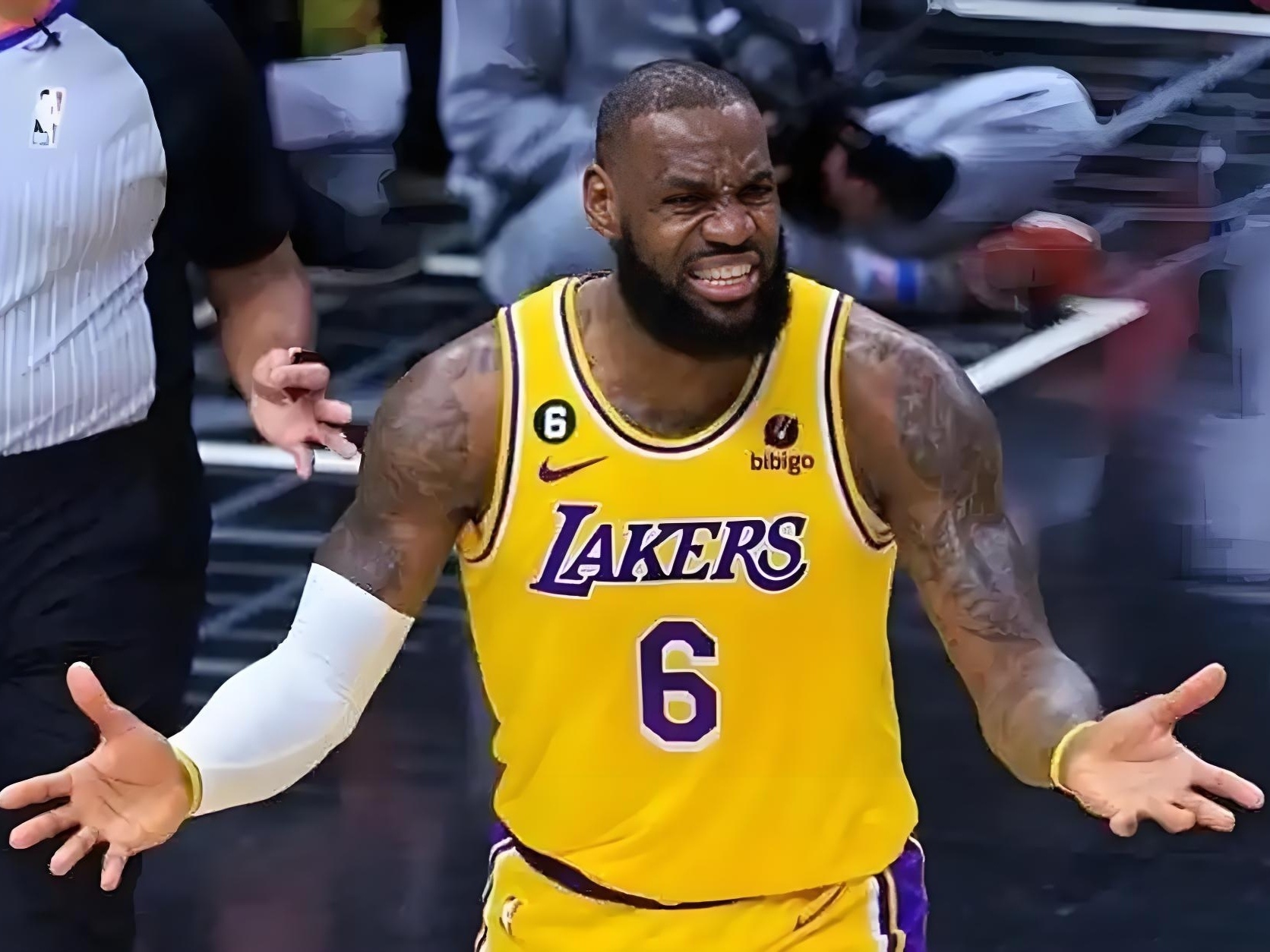 ➡没问题给它加上，走步得分扣一半应该没问题吧nba吐槽大会詹姆斯NBA里奇保罗：