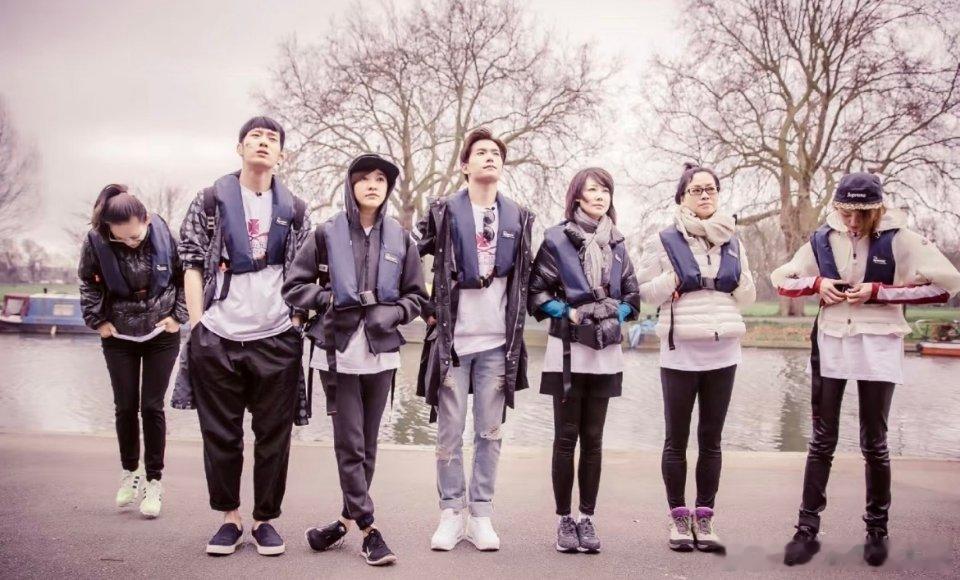 网传《花儿与少年2》许晴是临时救场，原本节目组定下的二姐人选是秦岚，因对方档期问