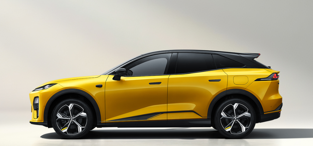 开深蓝S07快一个月了，真心觉得日常开太合适了😌智驾用着很省心，高速变道很平顺