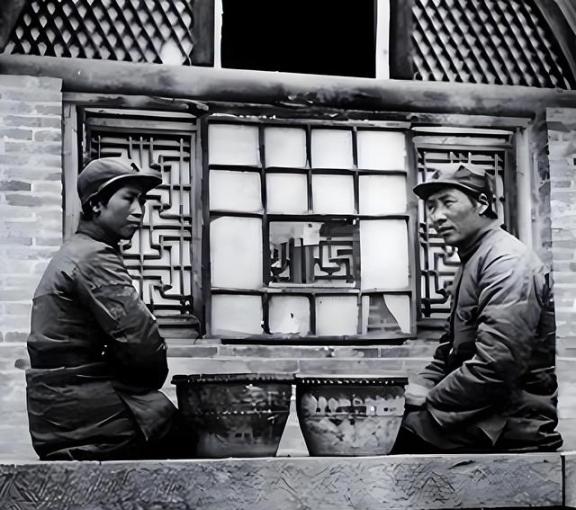 1984年贺子珍在上海病逝时，最初的葬礼方案是按副省级待遇操办。

1984年的