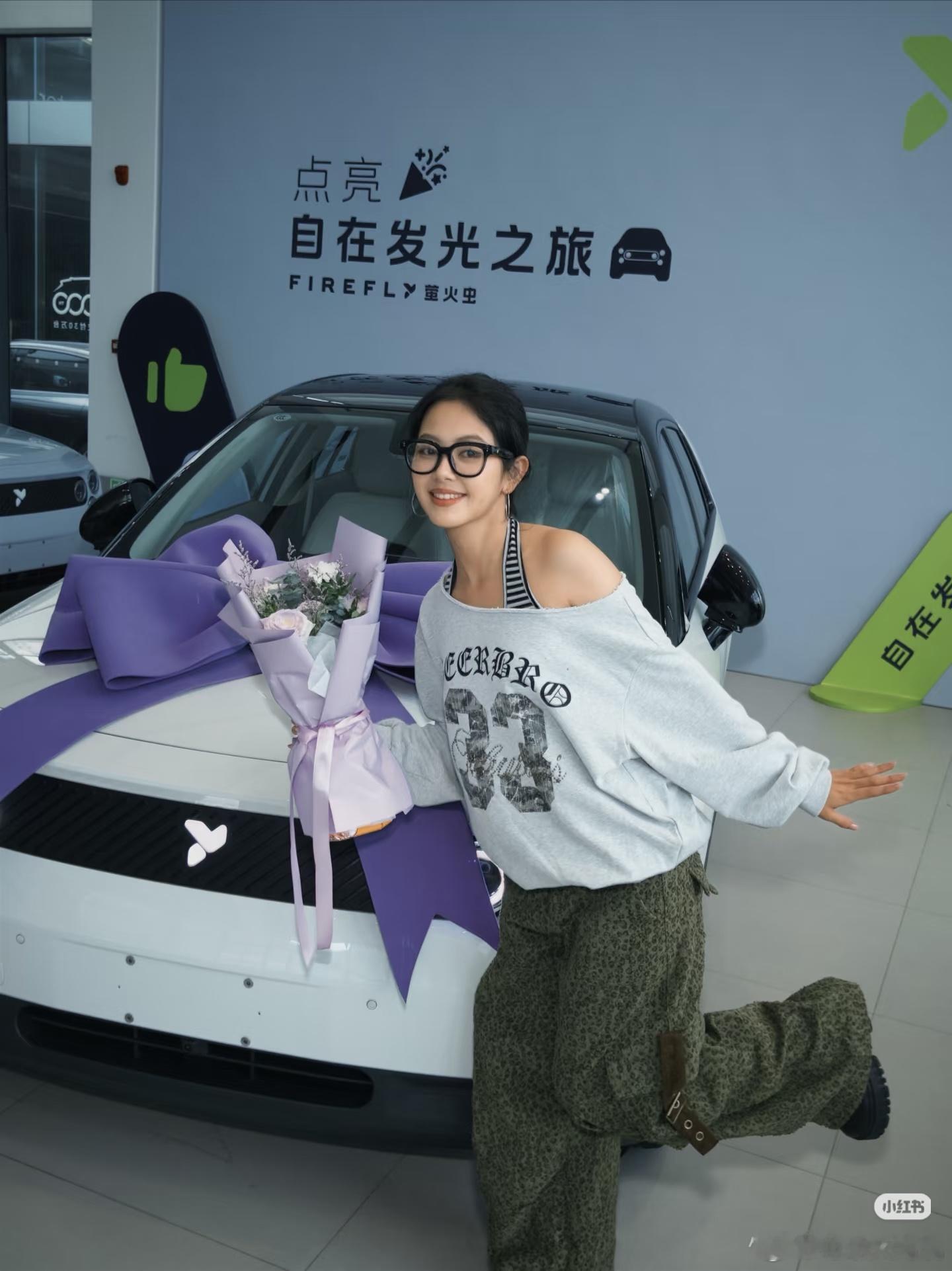 当时对比了m03、极氪x，犹豫许久，想着满足通勤、好开、有意思，还是下定了小虫子