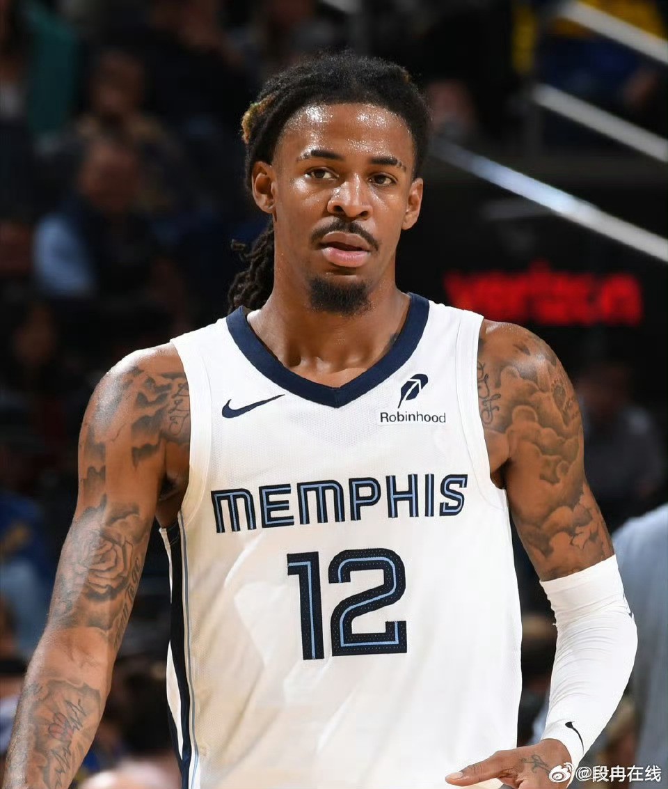 灰熊在关于莫兰特的谈判中，要求得到1首轮+1年轻球员。其实，如果莫兰特没有那些乱