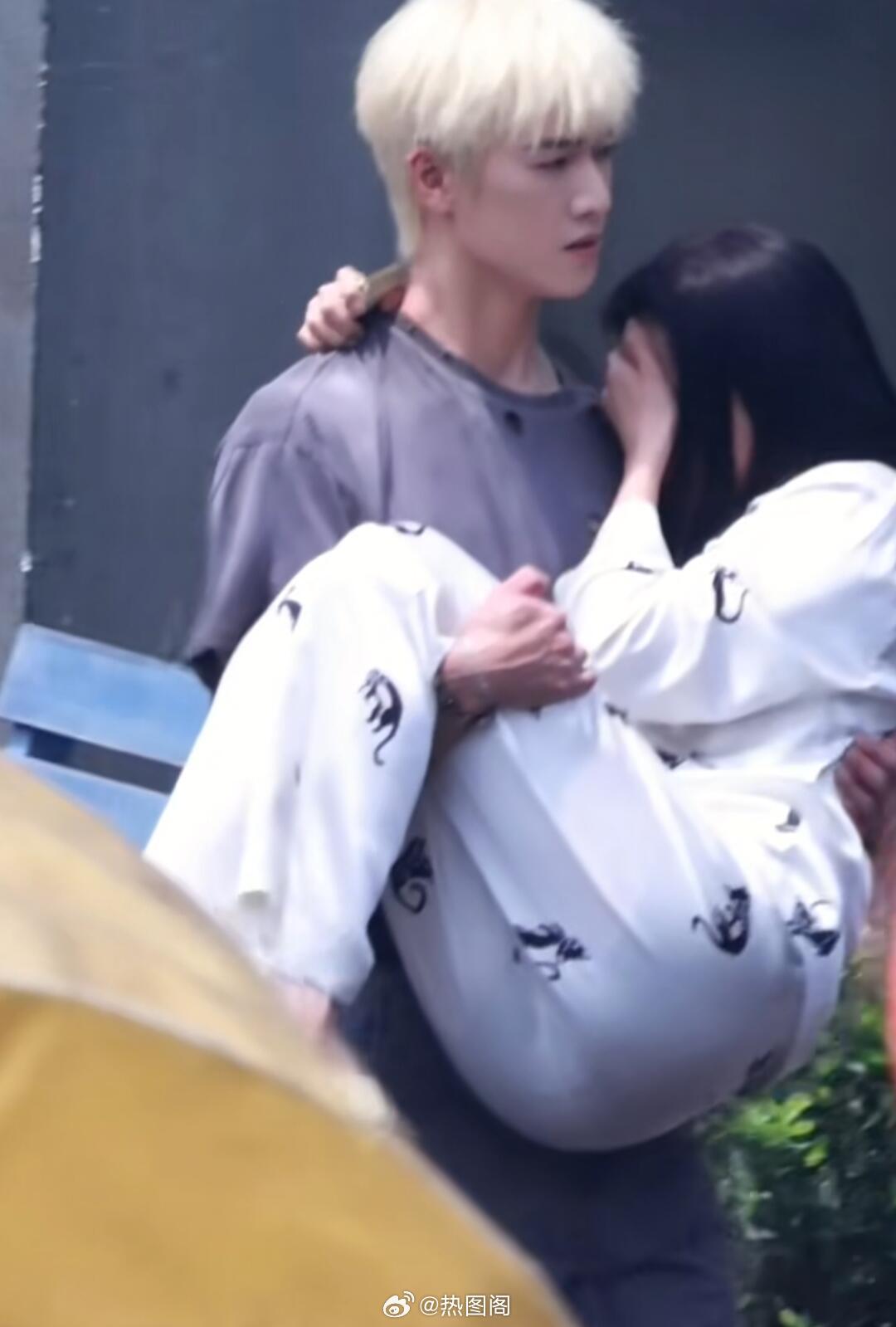 鹿晗 关晓彤 关晓彤的小翘臀 热图阁公众号 