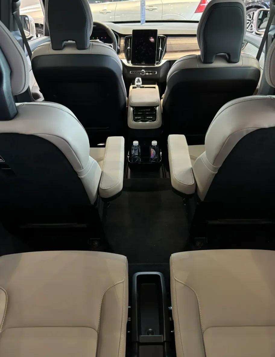 谁说豪华只是面子？全新 XC90 车主表示：产品实力够硬，用车特别安心。

自从