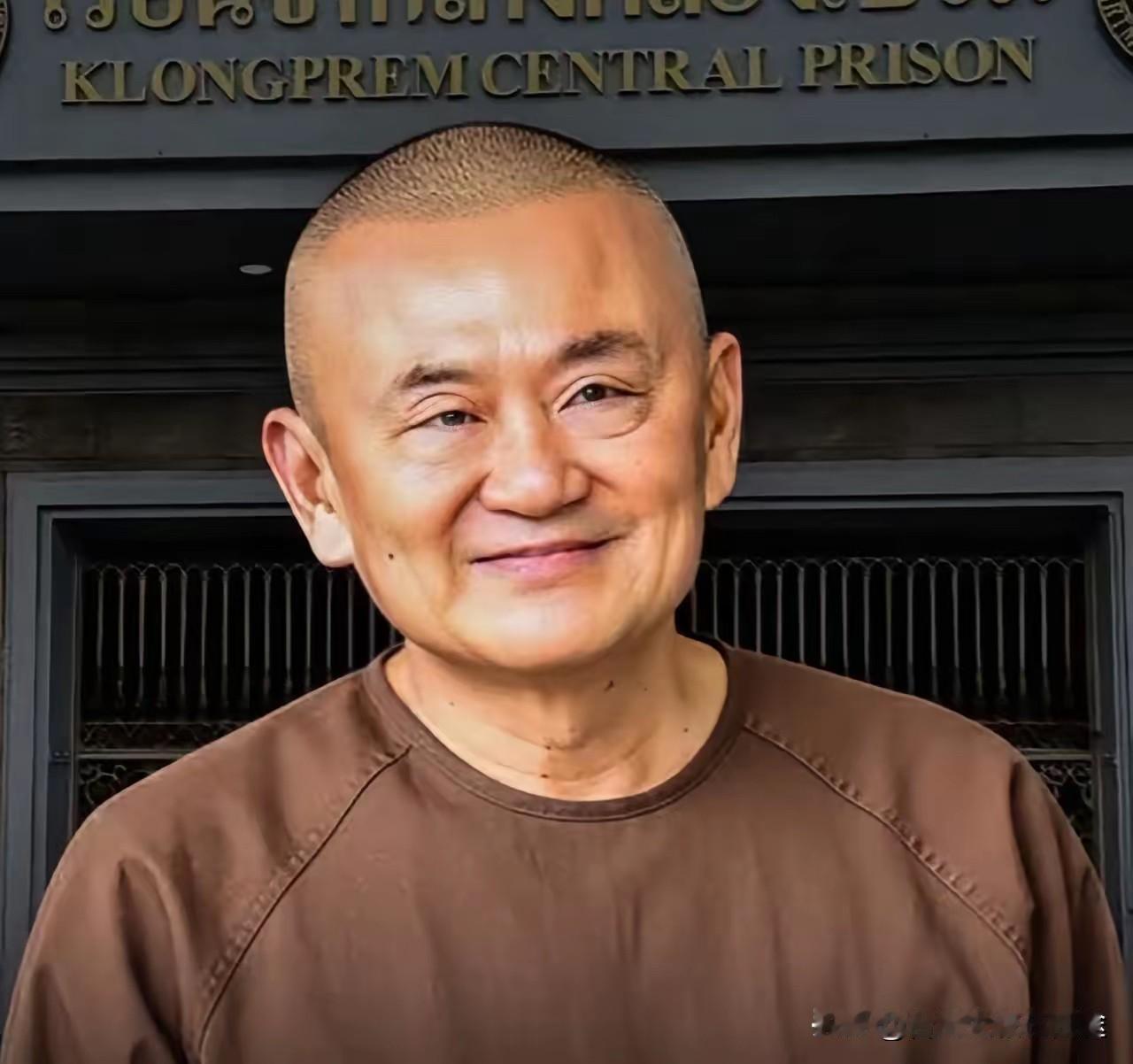 76岁他信狱中睡水泥地，女儿探视曝高血压脱发危机！泰国政坛暗流涌动
 
各位朋友