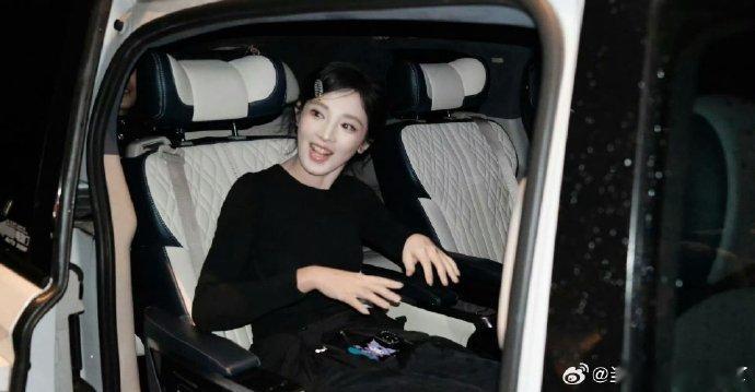 彭小苒[超话]彭小苒发vlog告别浪姐乘风2025告别浪姐，彭小冉的Vlog给我