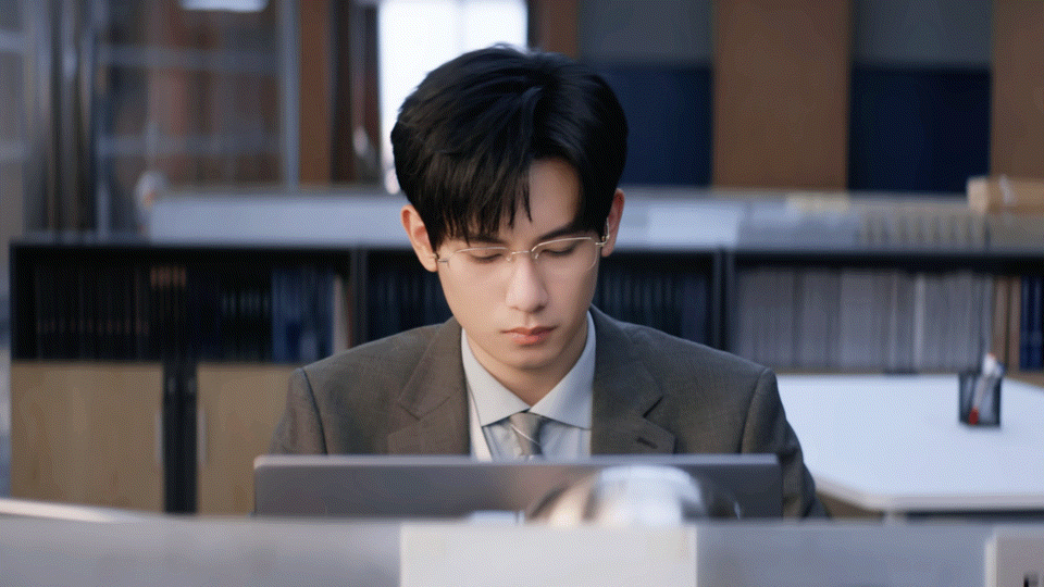 刚被江晨圈粉就停不下来，胡先煦变胡鲜煦了 胡先煦的新鲜感从不让人失望，这个角色完