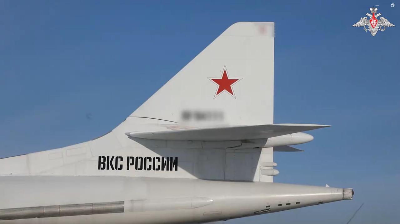 拥有重型战略轰炸机的好处，11月25日，俄罗斯国防部称：俄空天军图-160战略轰