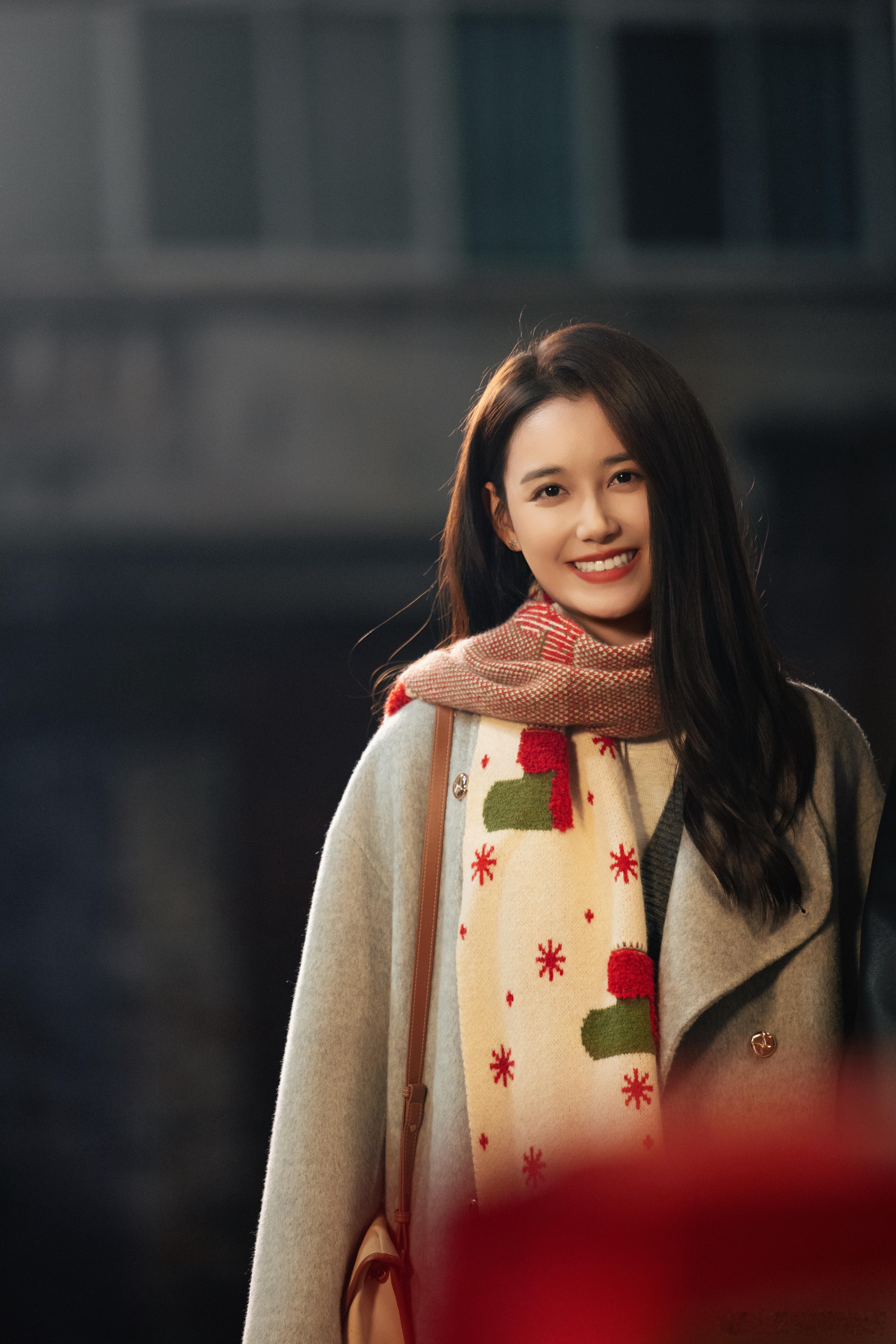 一句杀人犯女儿毁掉女主整个童年 世俗的偏见真的比什么都可怕，一件事就能把人一辈子