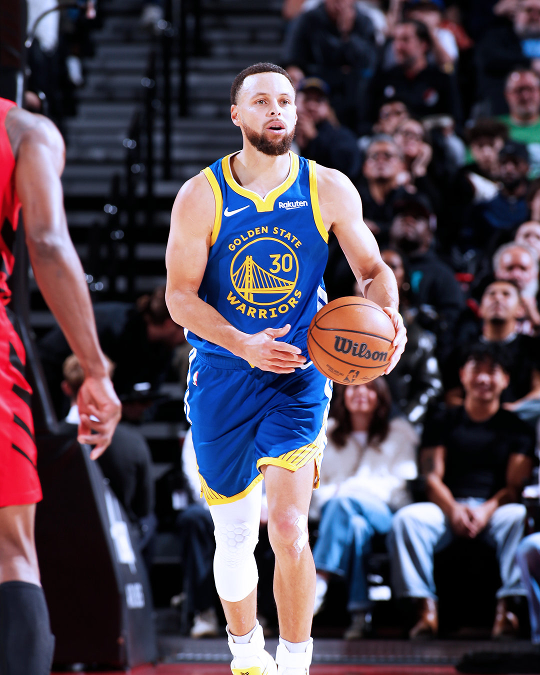 库里48分，3篮板，3抢断，2助攻，1盖帽。勇士vs开拓者