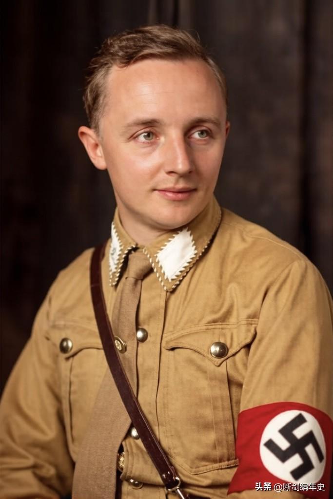 约翰·冯·利尔斯（1902—1965）生于梅克伦堡贵族家庭，一生辗转三国，始终致