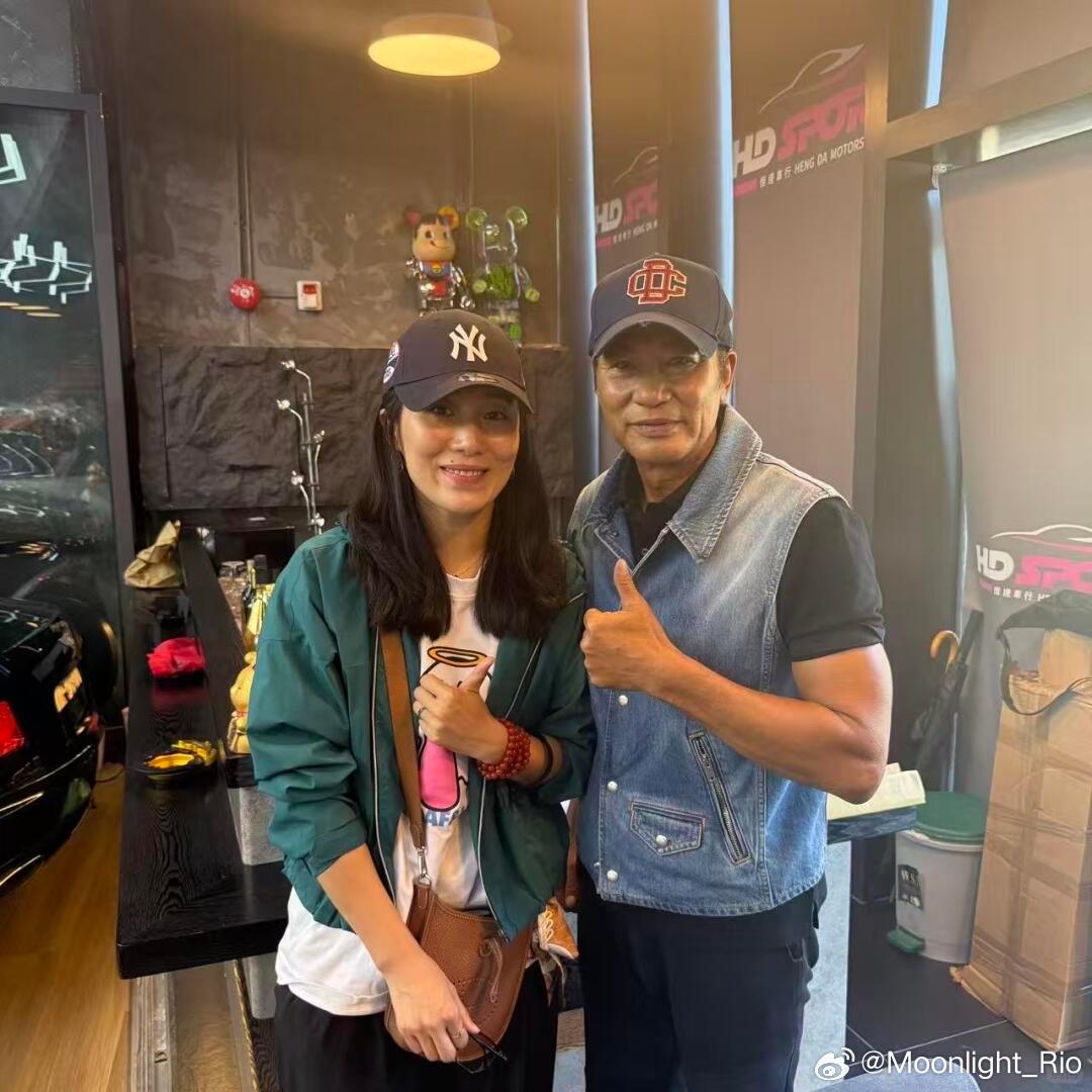 韩莹和任达华的合影📸️（cr:雷洋） ​​​