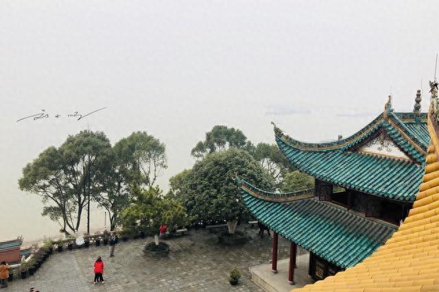 湖南省“第二大城市”，GDP仅次于省会长沙，以一座古楼闻名于世？

湖南省，位于