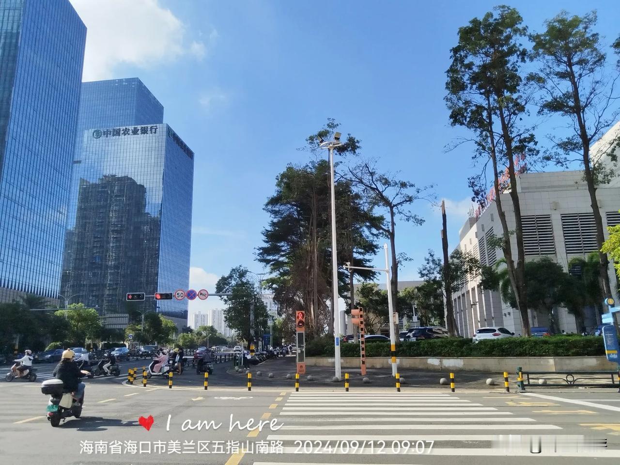 电动车闯红灯
​此处归海口市还是五指山管呢？
路名显示山西，不归海南省么……
“