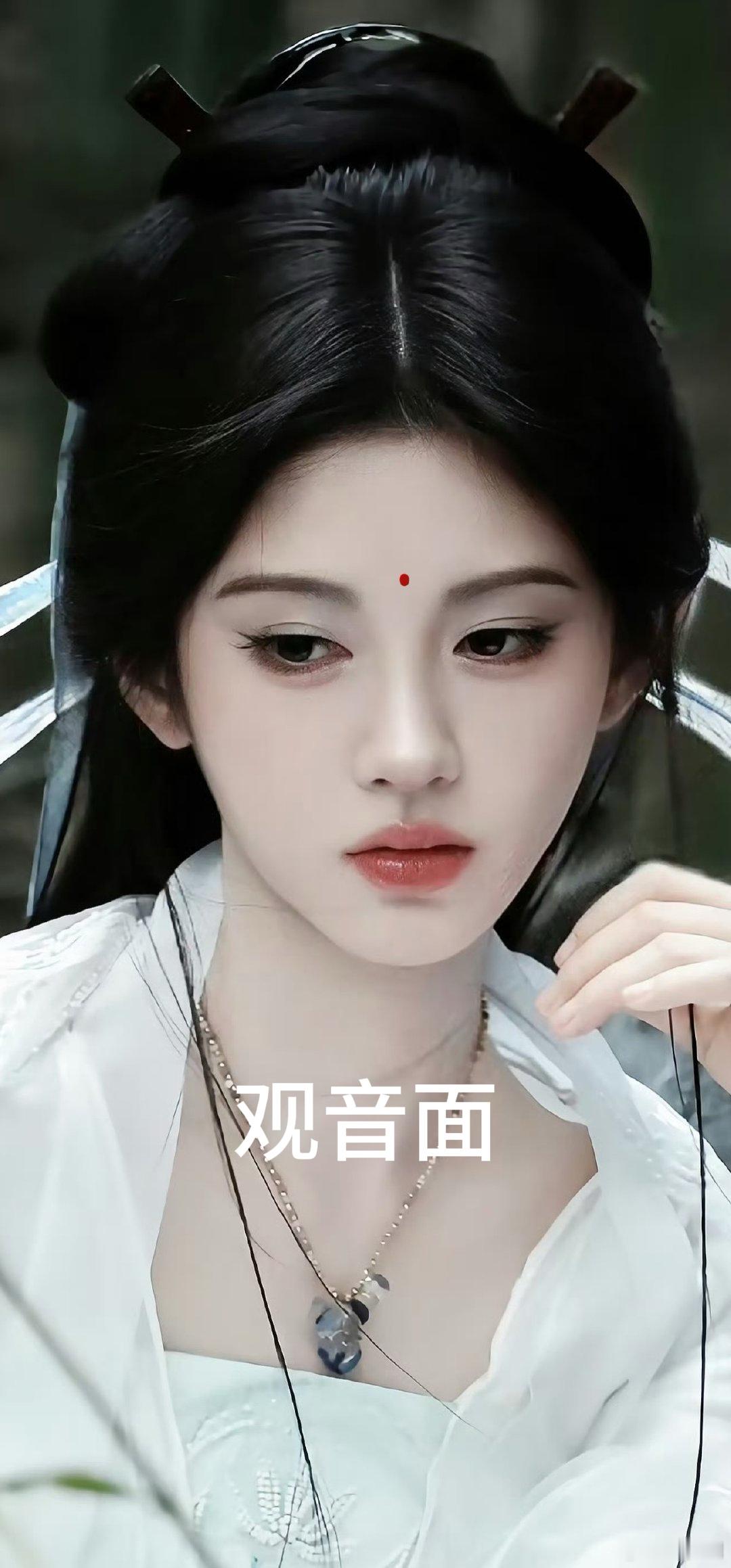 我觉得鞠婧祎更符合“观音面、嫦娥身、黛玉骨、木兰质”的形象[憧憬][憧憬]鞠婧祎