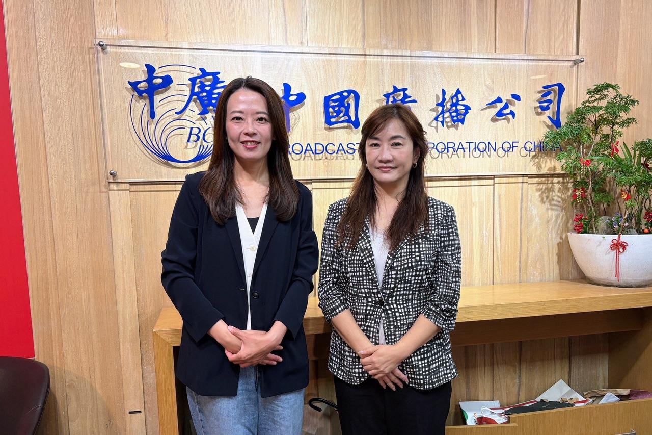 李四川稳定领先6到7％　竞办主任江怡臻：新北蓝白合作氛围浓


梅花新闻网 简立