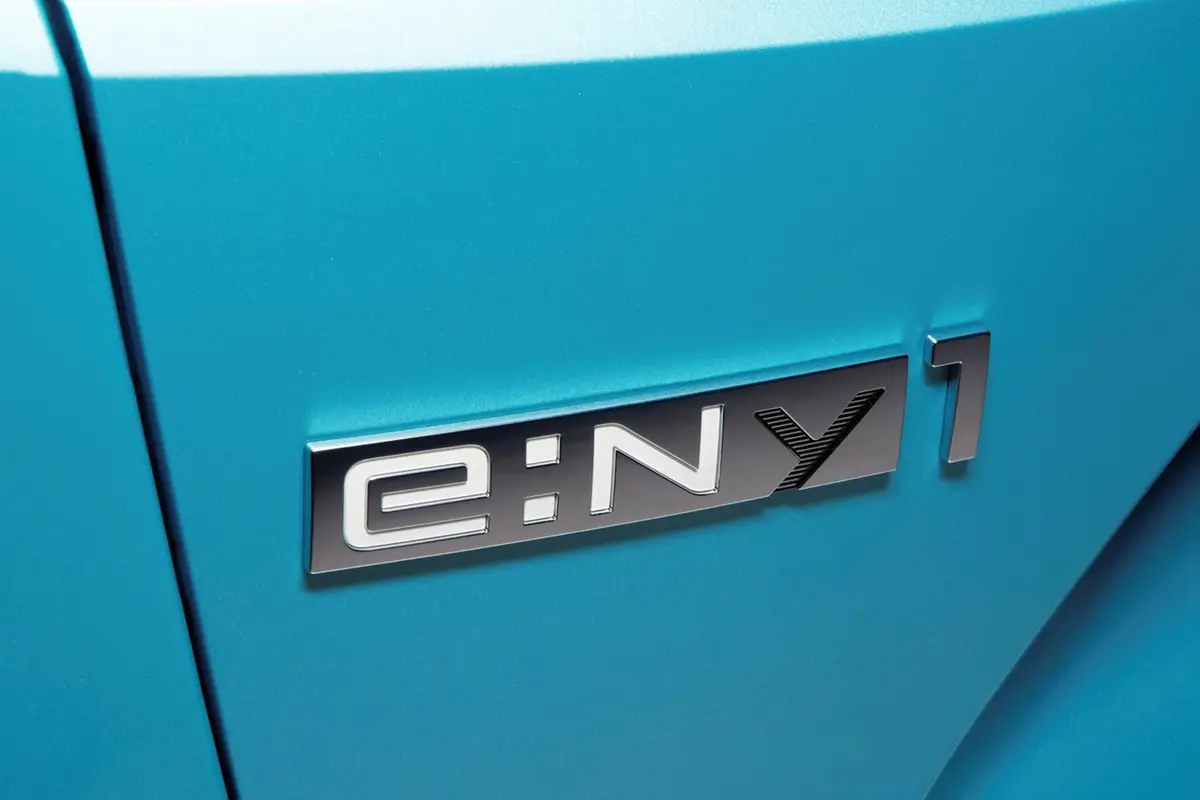 本田e Ny1 