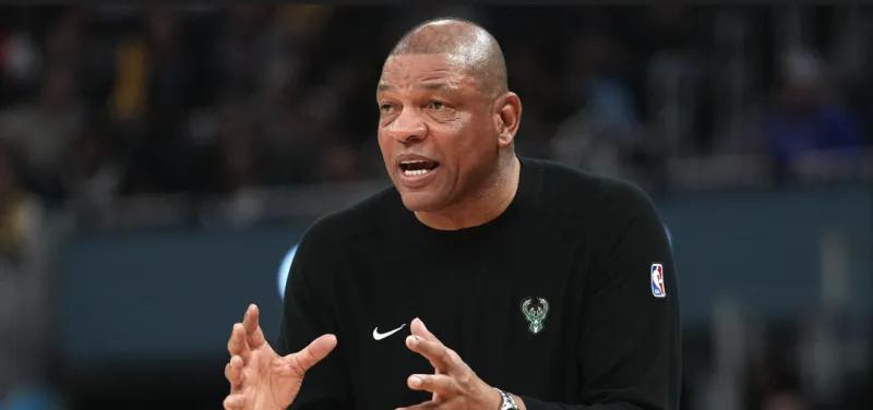 雄鹿队的主帅神操作再现！他试图通过个人的成功履历激励队内的一众球员！这名神操作的