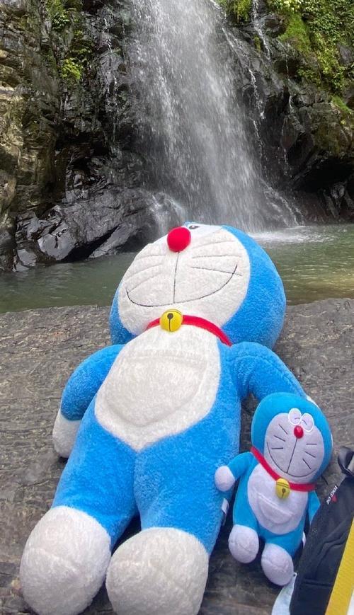 早安中国。无聊。人与人之间，同频真的太重要了。聊到一起，互相收获，叫同频。聊在一