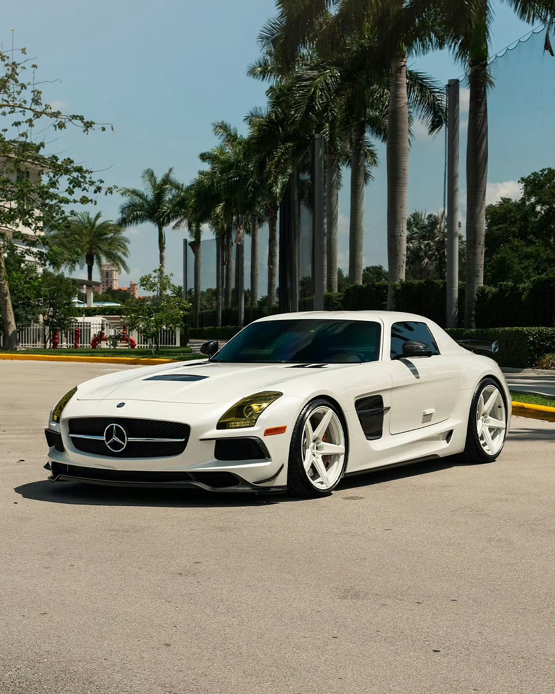 Mercedes-Benz SLS AMG Black Series 白车配白轮
