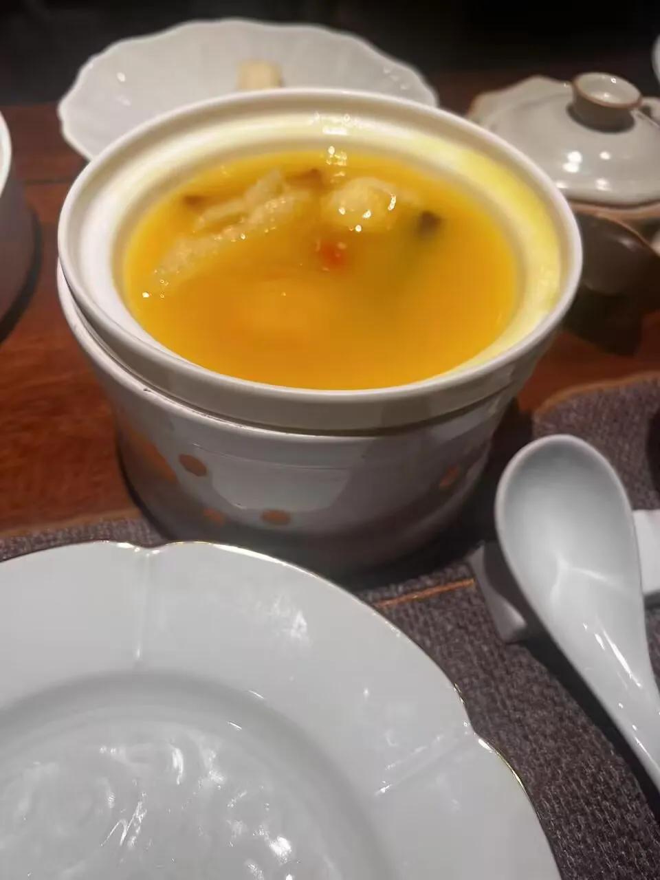 禁酒令断了许多人的财路
我们小县城吃喝成风，尤其是晚上，当然吃吃喝喝都是一些头头