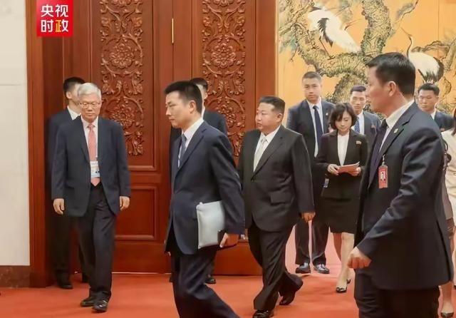 作为此次主场外交盛会的压轴戏，中方和来访的朝方金委员长举行了会谈。双方会面的新闻
